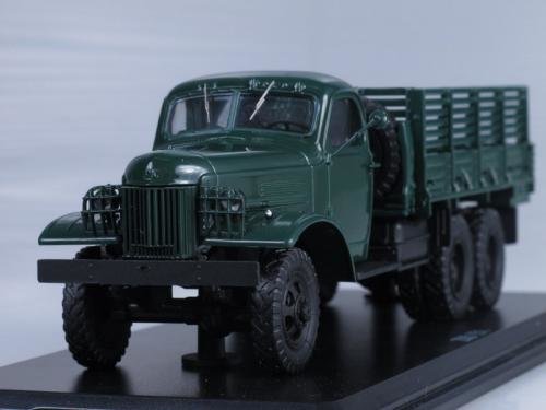 ZIS-151 flatbed truck tmavozelený